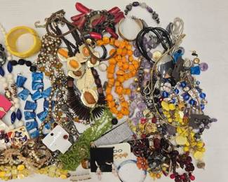 1066  Costume Jewelry