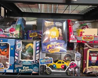 4102  Collectable MMs Dispensers