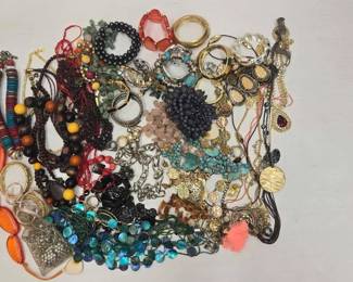 1042  Costume Jewelry