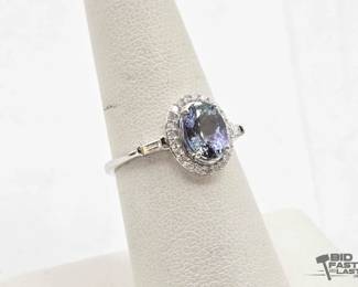 772  14kt Gold Ring with Diamonds and SemiPrecious Stone, 2.6g