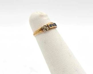810  10kt Gold Ring with SemiPrecious Stones, .6g