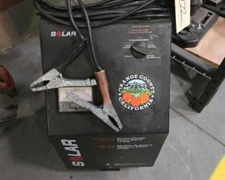 4072  Solar Engine Battery Charger