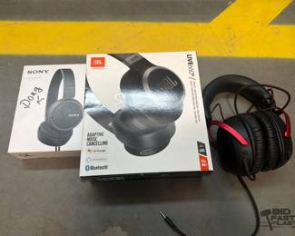 6250  3 Headphones