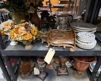 6226  Decorative Vases and Plates