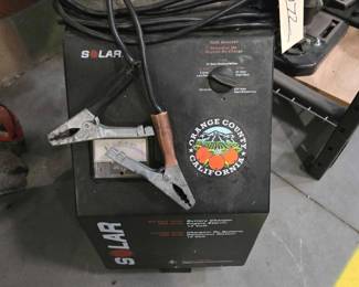 4072  Solar Engine Battery Charger