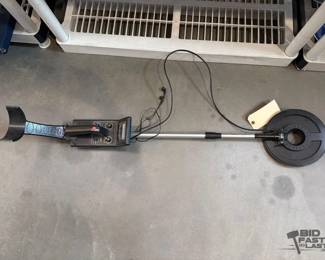 6296  Metal Detector