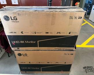 5216  2 LG 43 Monitors