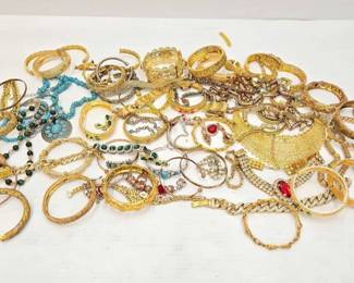 1034  Costume Jewelry