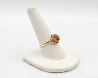 746  14kt Gold Ring with Diamond, 3g