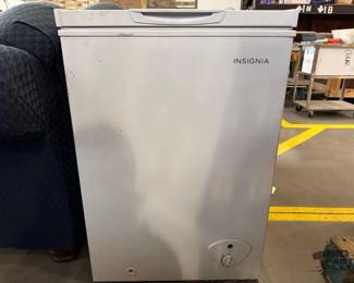 6022  Insignia Mini Freezer