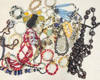 1050  Costume Jewelry