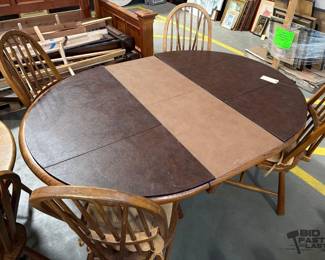 6052  Dining Table and 4 Chairs