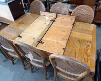 6136  Dining Table and Chairs