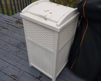 Trash can