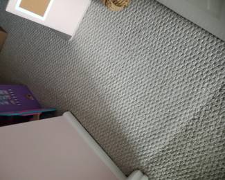 Nearly new wall-to-wall carpeting