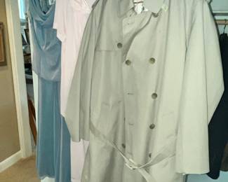 WOMEN'S CLOTHING