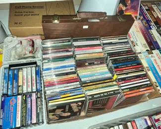 CASSETTES & CD'S