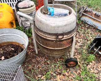 BEER KEG COOKER