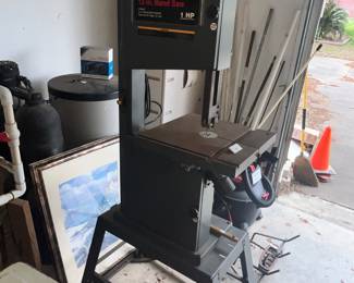 VERY NICE CRAFTSMAN BAND SAW ON BASE.