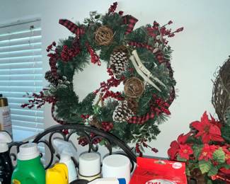 SEVERAL GREAT WREATHS