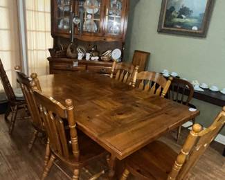 COLONIAL TRESTLE DNING TABLE, 6 CHAIRS & CHINA CABINET