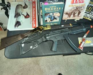 BARRA AIR RIFLE & G-S-G-522 GERMAN AIR SOFT RIFLE w/ BOX