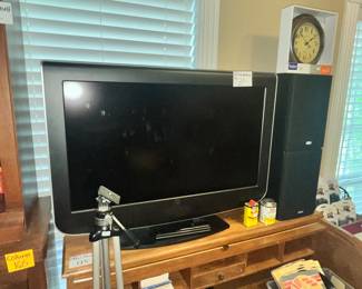 32" TV
