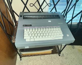 SMITH CORONA ELECTRIC TYPEWRITER
