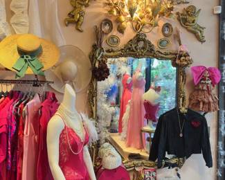 Mannequin & furniture