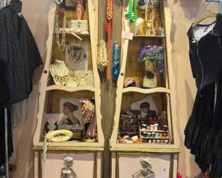 Etageres & accessories 