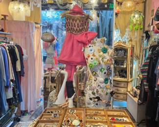 Jewelry & accessories 