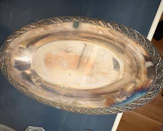 Oneida Silversmiths Silver Plated Oval Serving Tray with Scroll Border