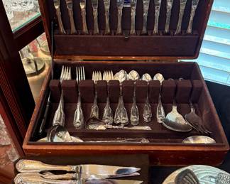 Oneida Kings scroll silverplate.  Service for 12