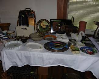 Decor, Wine Holders, Ceramic Bowls, Pots and Plates