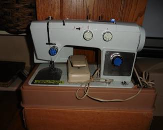 Wards Signature Sewing Machine