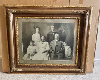 vintage B&W framed picture