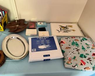 placemats, vinyl tablecloths