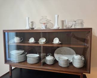 display cabinet/bookcase