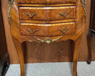 French Louis XV Inlaid Walnut & Fruitwood Petite Commode/night stand