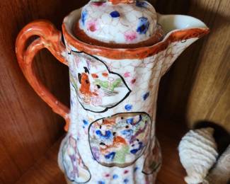 Vintage Japanese Geisha 'Chocolate Pot'.