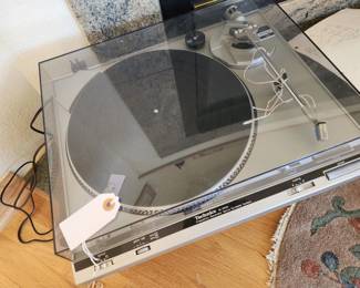 Technics Turntable/Record Player System. SL-0100
