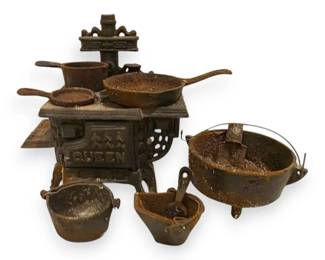 Queen Cast Iron Toy Salesman Sample Stove  Pans