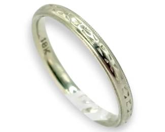 Small 18k White Gold Ring Size 5.5 1.75g