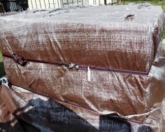 One unwrapped pallet of HIGHLAND GREY QUEEN BRICKS