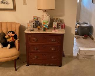 Chest, 3 drawers and marble topp