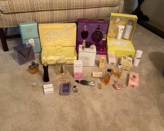 Vintage perfumes and body sprays, Nina Rickey la air de temps
