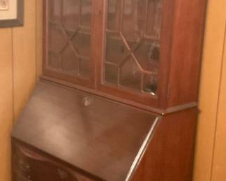 Nice secretary cabinet
