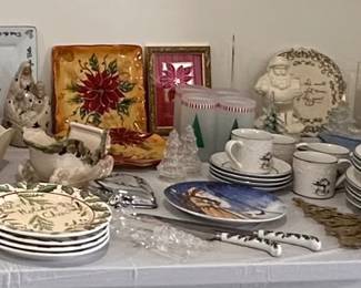 Christmas corral dish set; Christmas dishes, and servingware