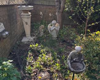 Garden statues and art