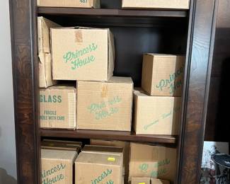 As can be seen, there are quite a few Princess House figurines in this sale.